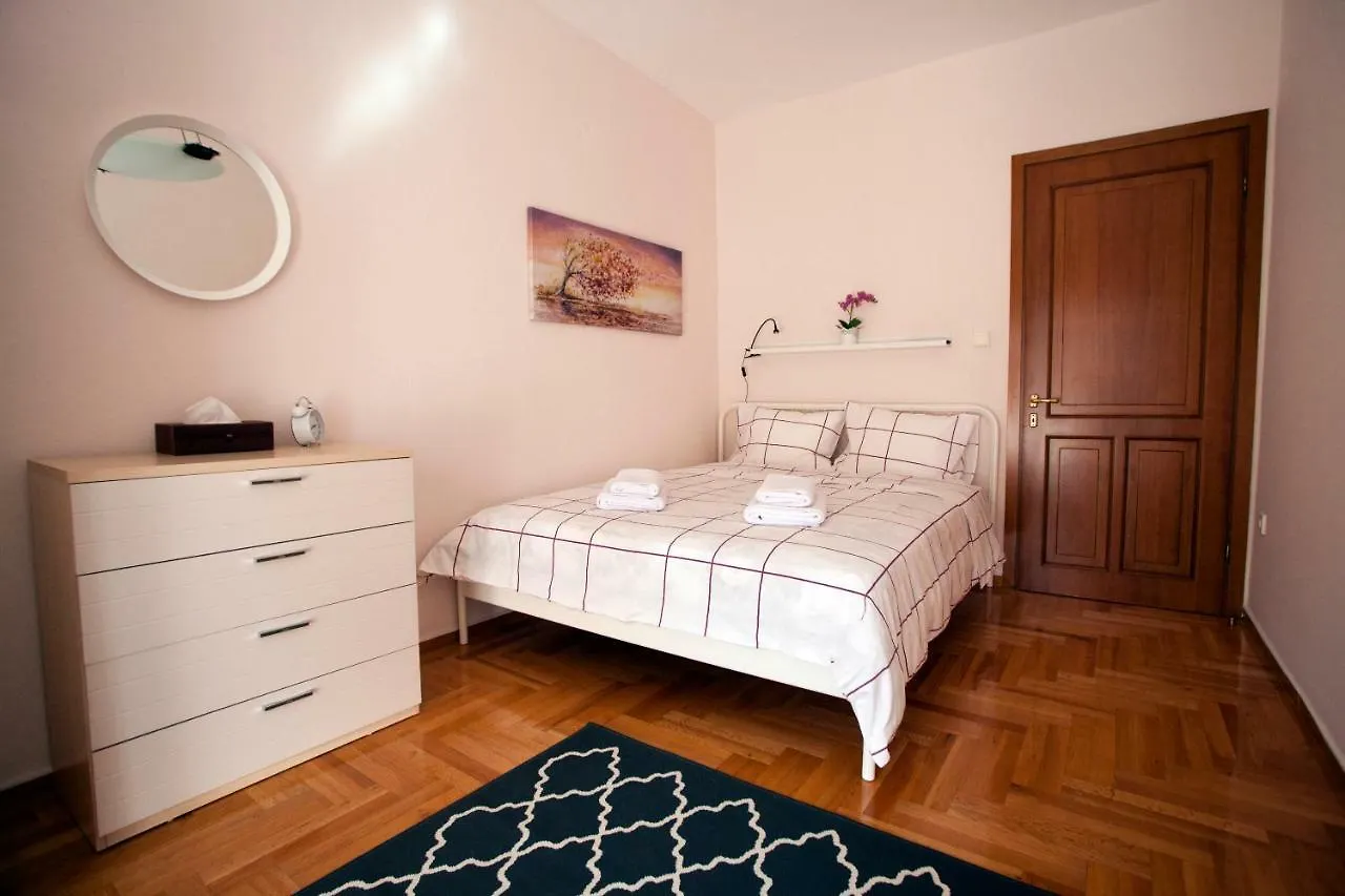 Апартаменты New Stylish And Cozy House Near Metro Station Салоники